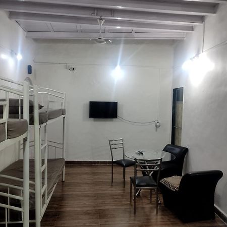 The Cottage House Mumbai Bagian luar foto