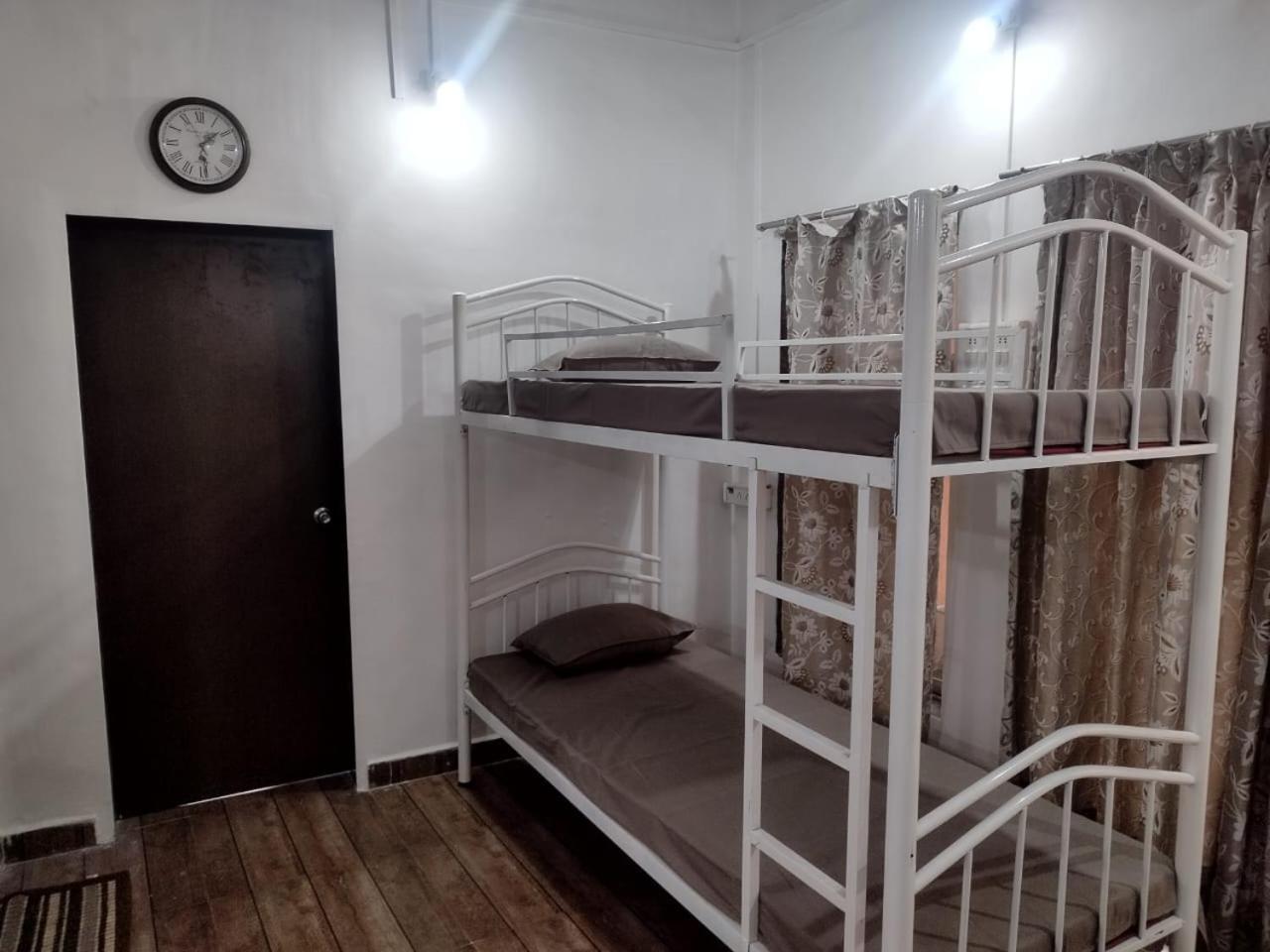 The Cottage House Mumbai Bagian luar foto